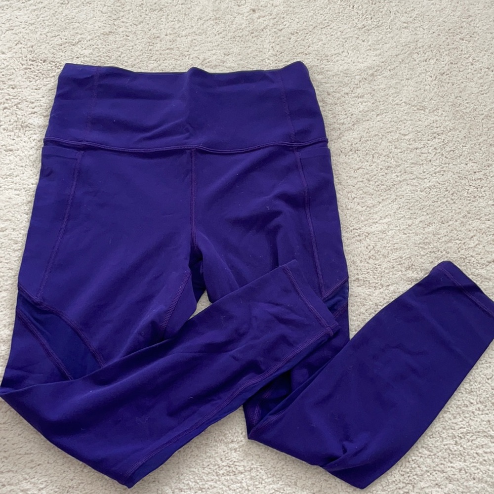 Athleta salutation mesh 7/8 tight. Size small
